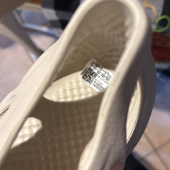 Yeezy Foam Runner (NIB) - Picture 2 of 7